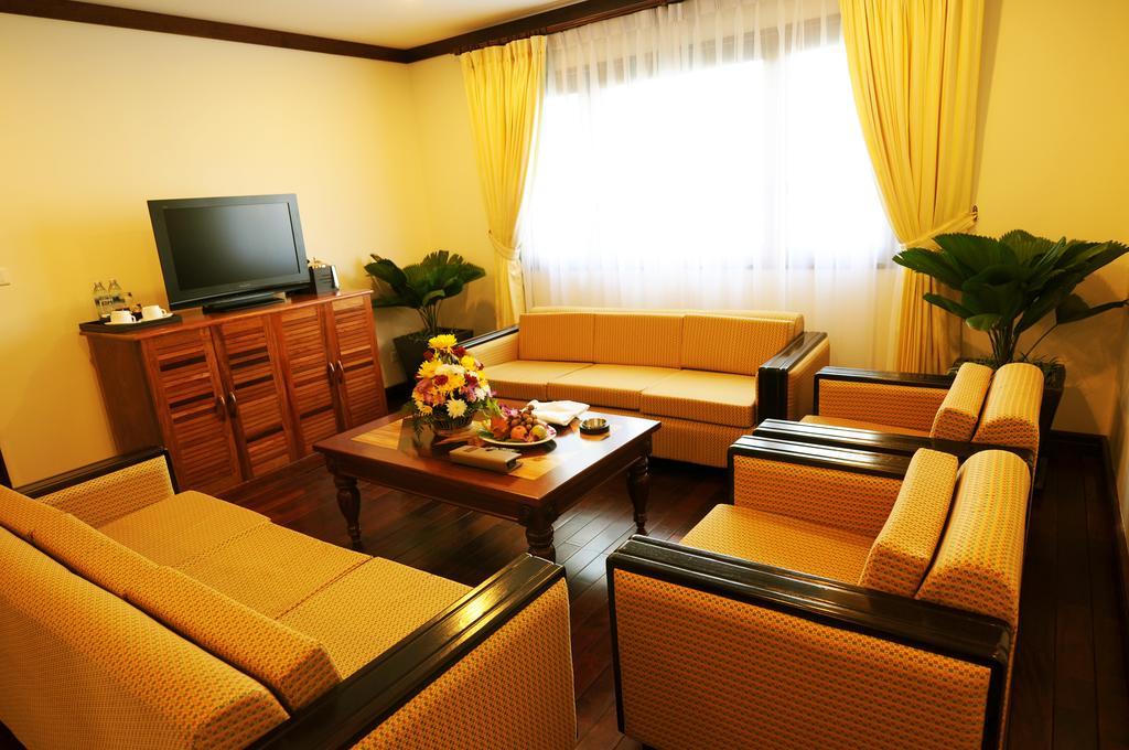 โรงแรมพาราไดซ์ อังกอร์ วิลลา เสียมราฐ ภายนอก รูปภาพ